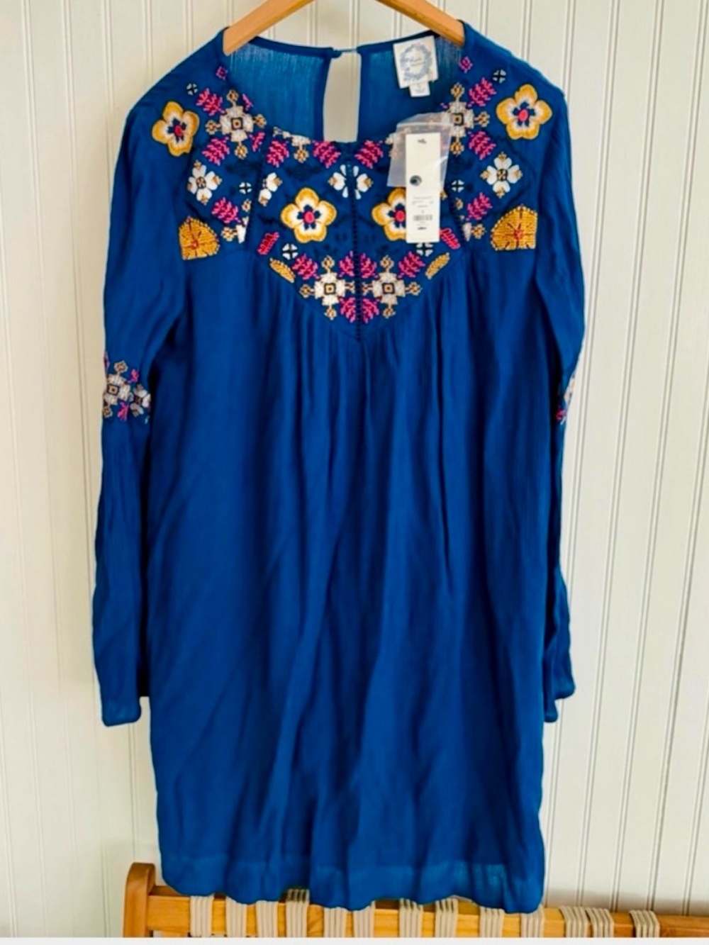 Francesca's Collections Embroidered Dress Size Small